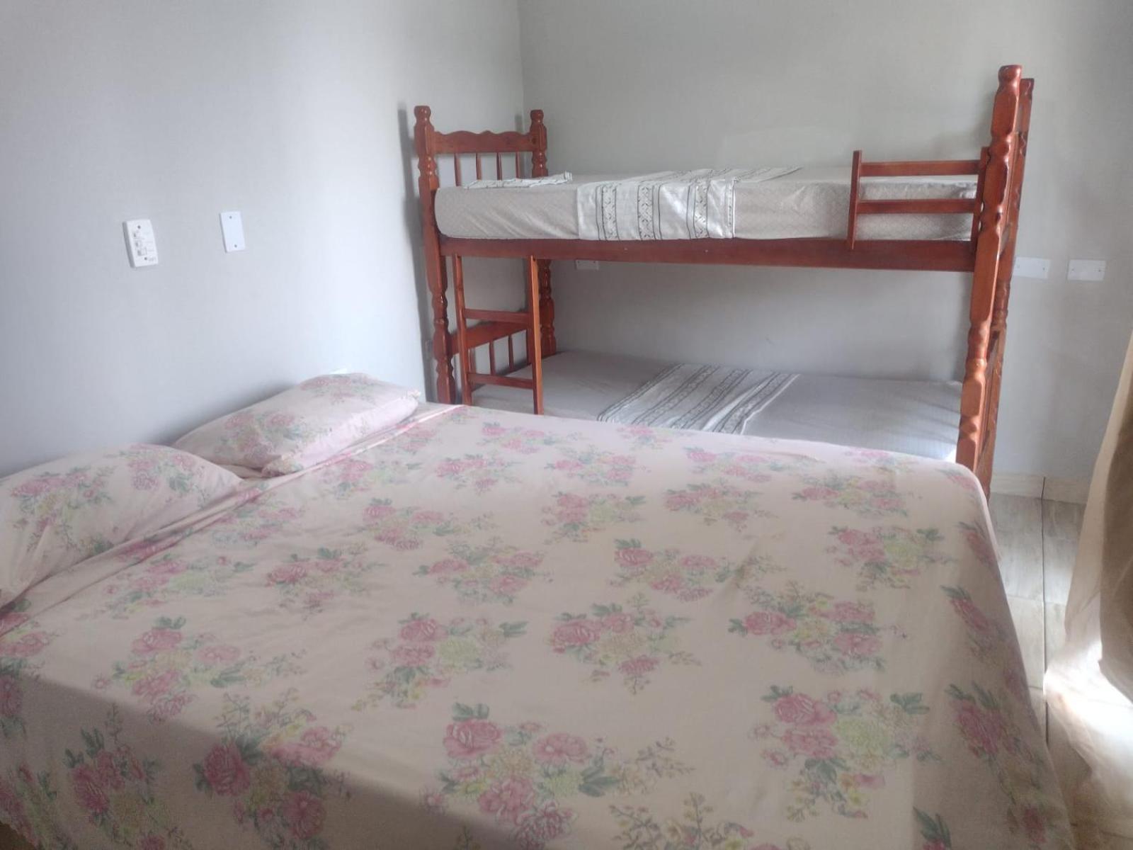 Recanto Bellamar Pousada E Hostel Гуаружа Экстерьер фото